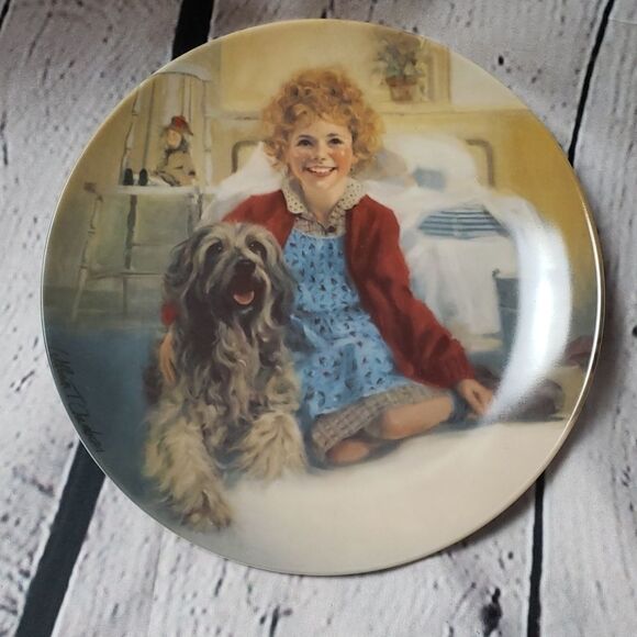 Annie Collectable Plate by Knowles - Picture 3 of 6
